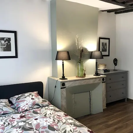 Апартаменты Charmant Studio A Germain En Laye 27 M² Proche Rer A